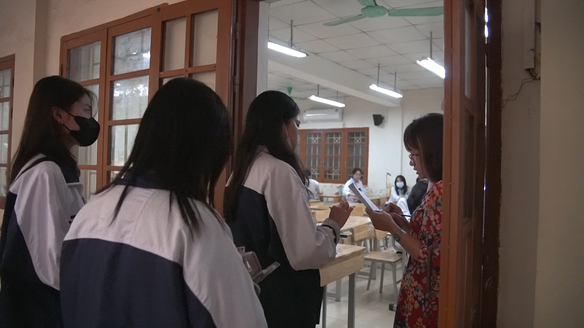 90.000 học sinh Hà Nội thi thử tốt nghiệp THPT - Ảnh 2.