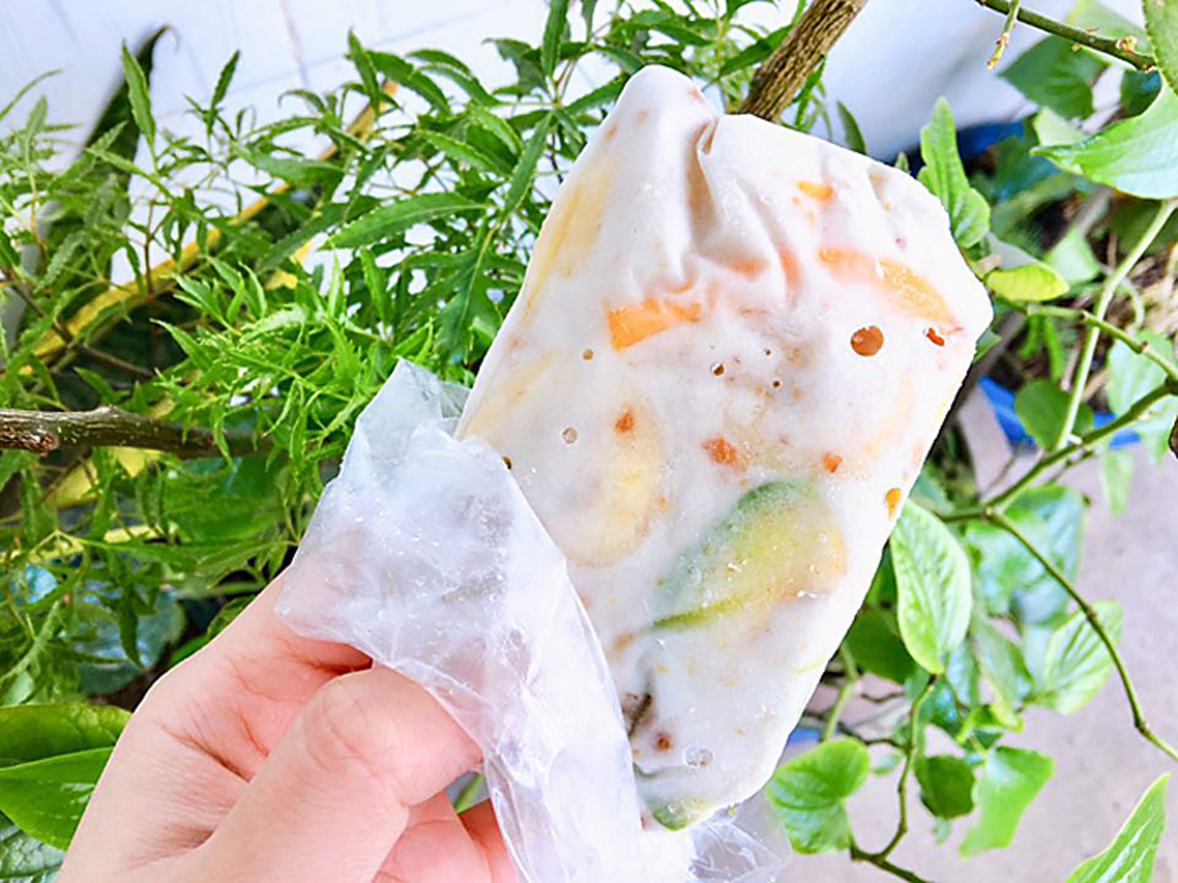 Tìm kiếm hàng kem chuối ép gợi nhớ về mùa hè tuổi thơ ở Sài Gòn