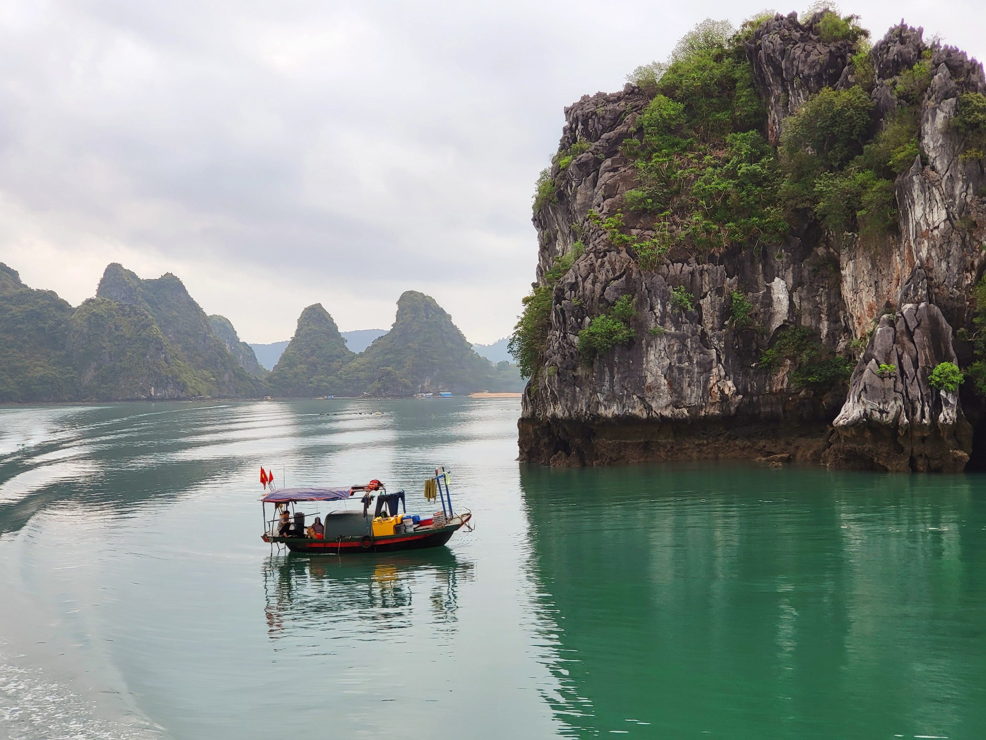 Kỳ thú vịnh Bái Tử Long - Ảnh 4.