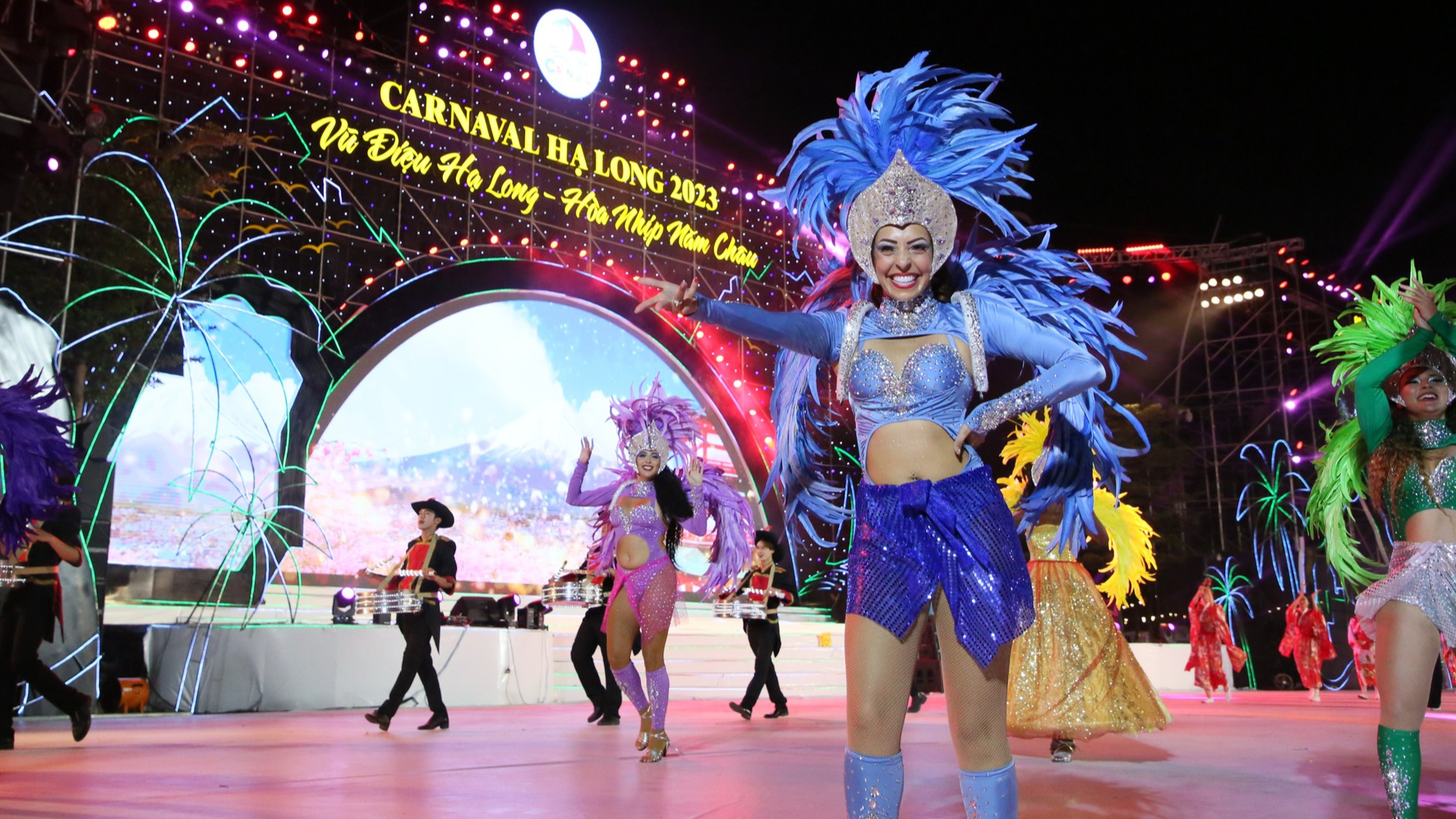 Carnaval Hạ Long rực rỡ sắc màu chào đón mùa du lịch hè 2023  - Ảnh 7.