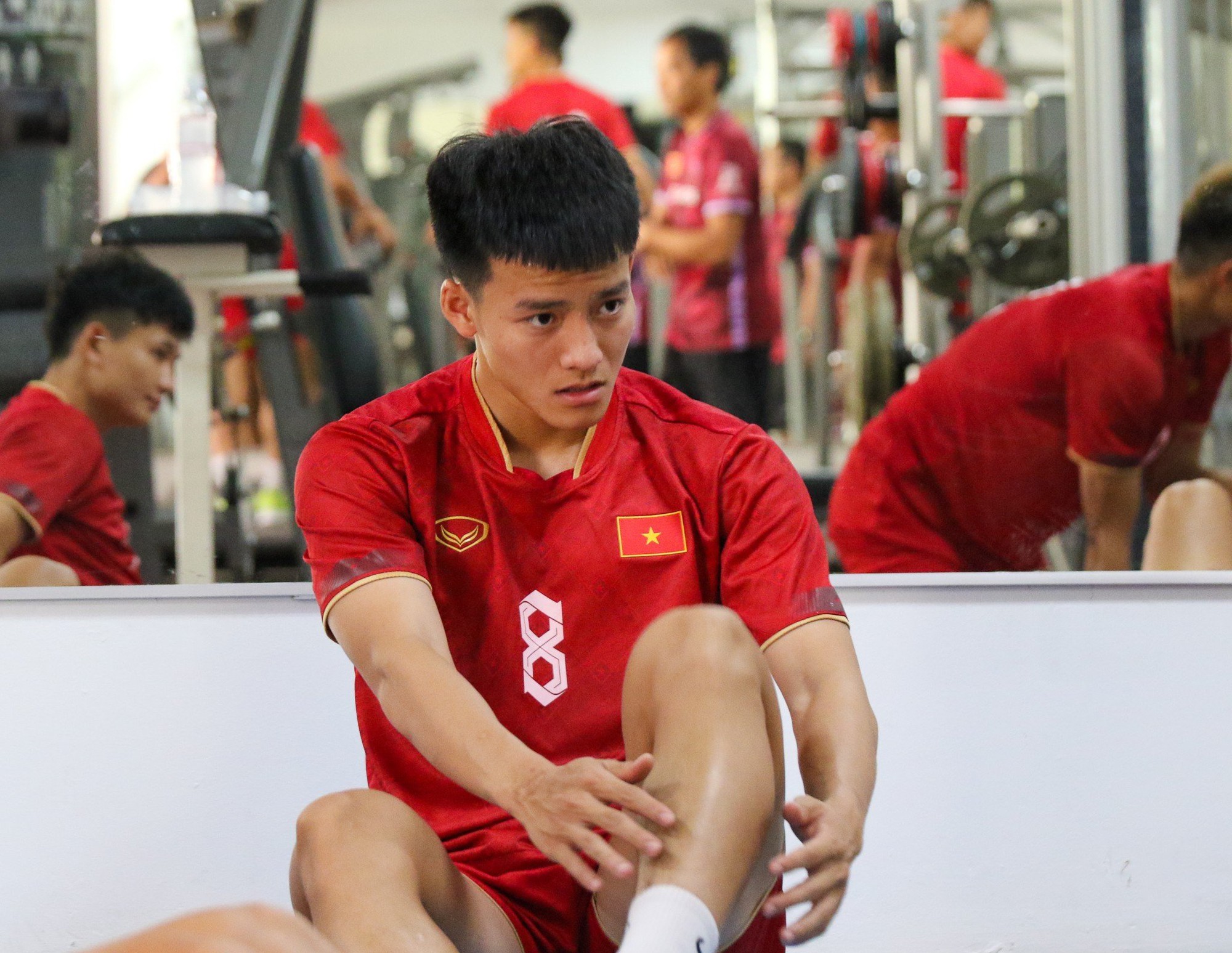 Cầu thủ U.22 Việt Nam tươi rói khi được HLV Troussier 'thưởng nóng' - Ảnh 3.