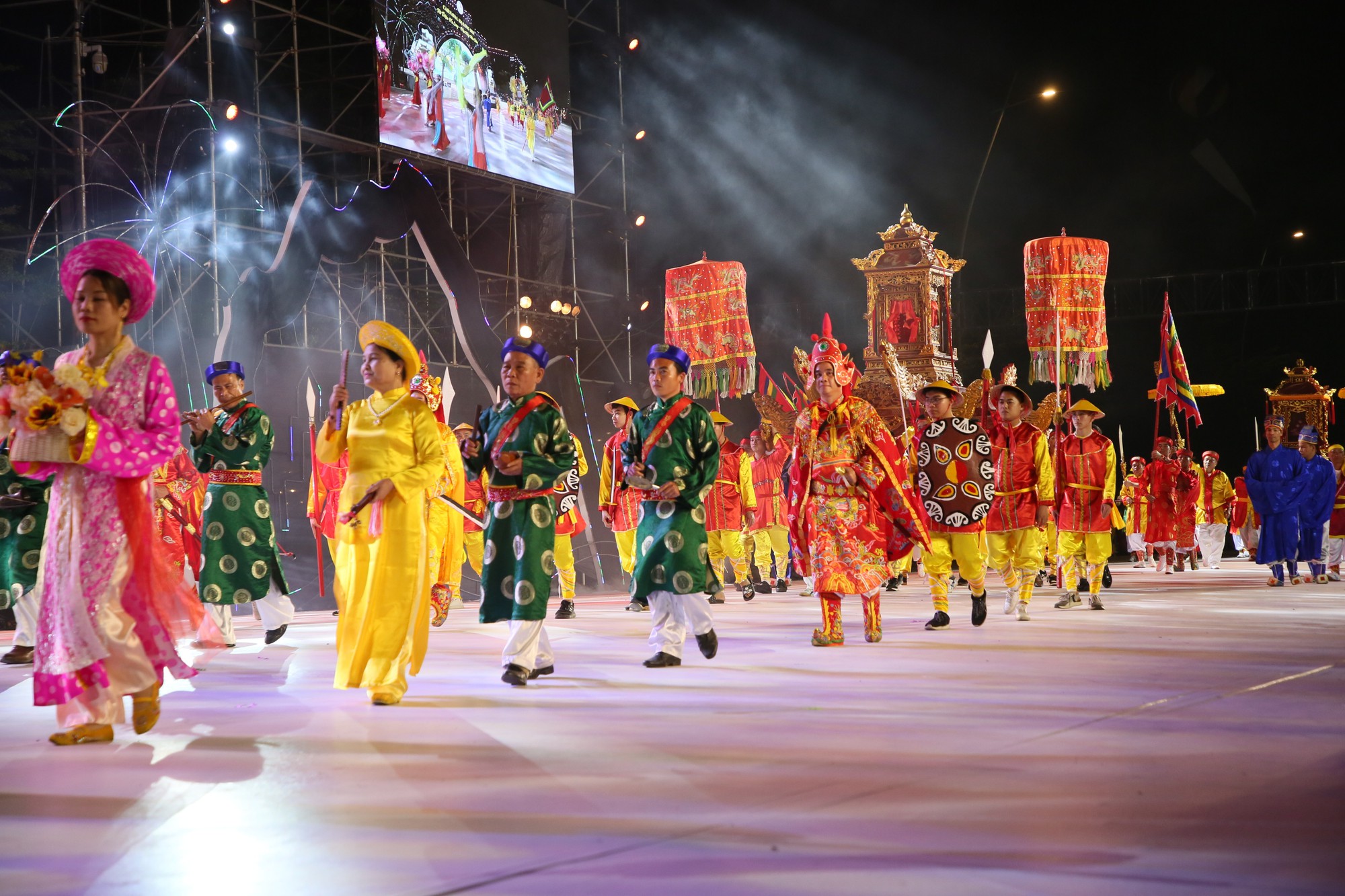 Carnaval Hạ Long rực rỡ sắc màu chào đón mùa du lịch hè 2023  - Ảnh 13.