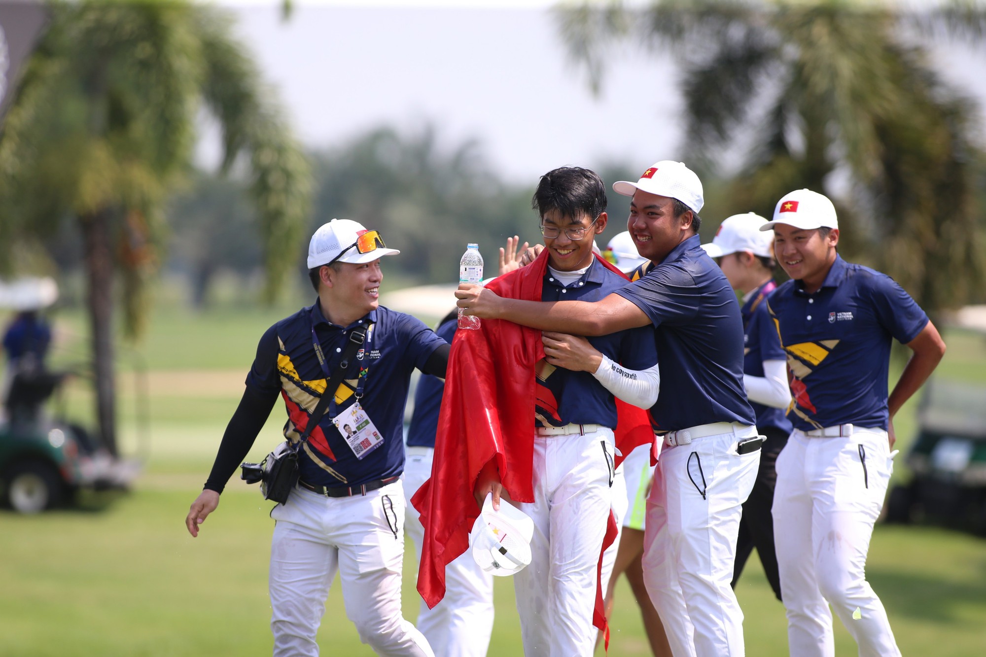 Tay golf trẻ 15 tuổi Lê Khánh Hưng giành HCV SEA Games lịch sử: 'Tôi khóc vì tự hào' - Ảnh 6.