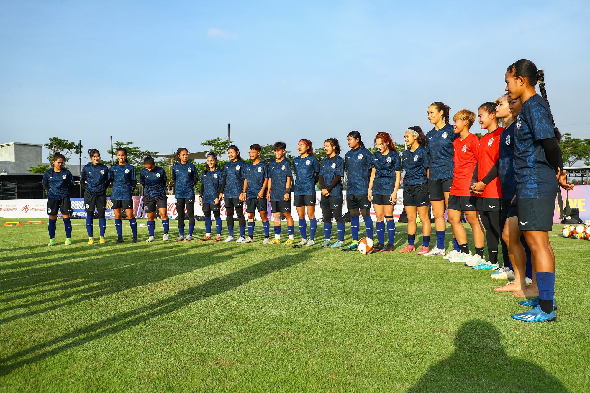 Chưa đầy 30 phút, vé bán kết giữa tuyển nữ Việt Nam và Campuchia được đặt hết - Ảnh 3.