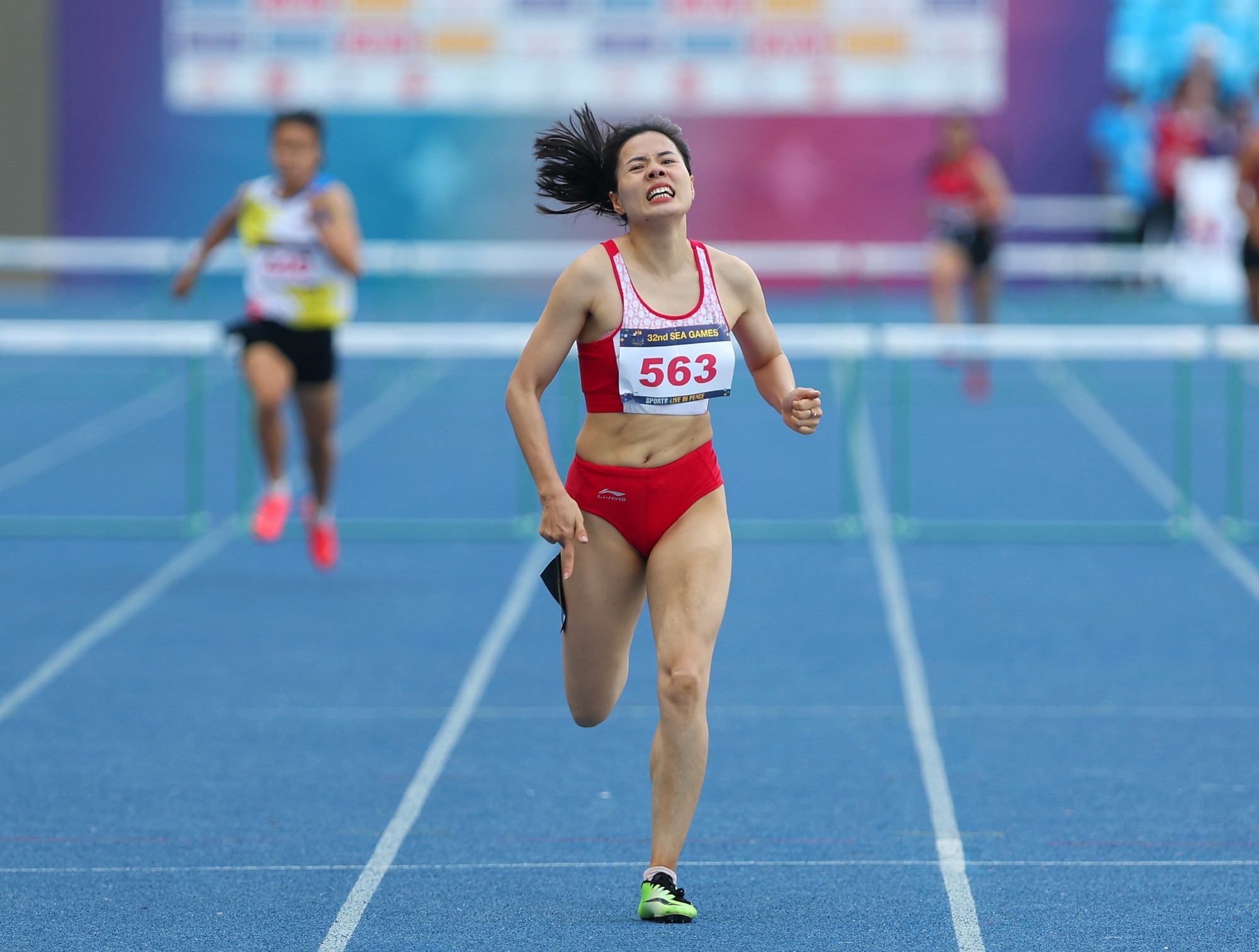 Nhà vô địch SEA Games Nguyễn Thị Huyền: 'Tôi đã rất sợ khi VĐV Philippines chạy quá tốt' - Ảnh 2.