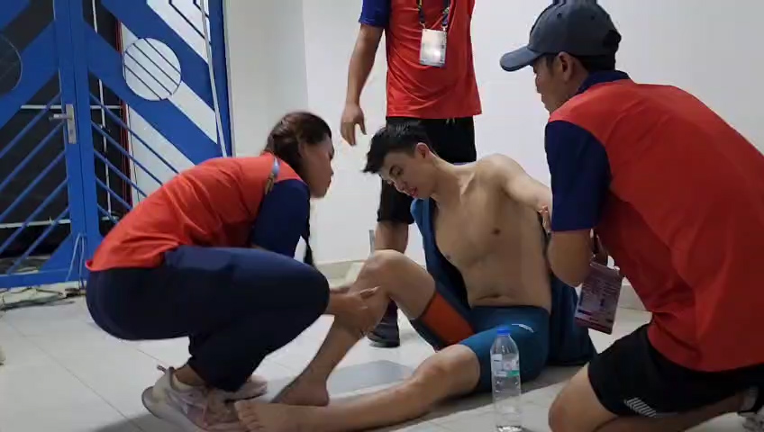 Hình ảnh xúc động của Huy Hoàng: Vội vã hồi sức bơi 2 nội dung cách nhau 10 phút - Ảnh 5.
