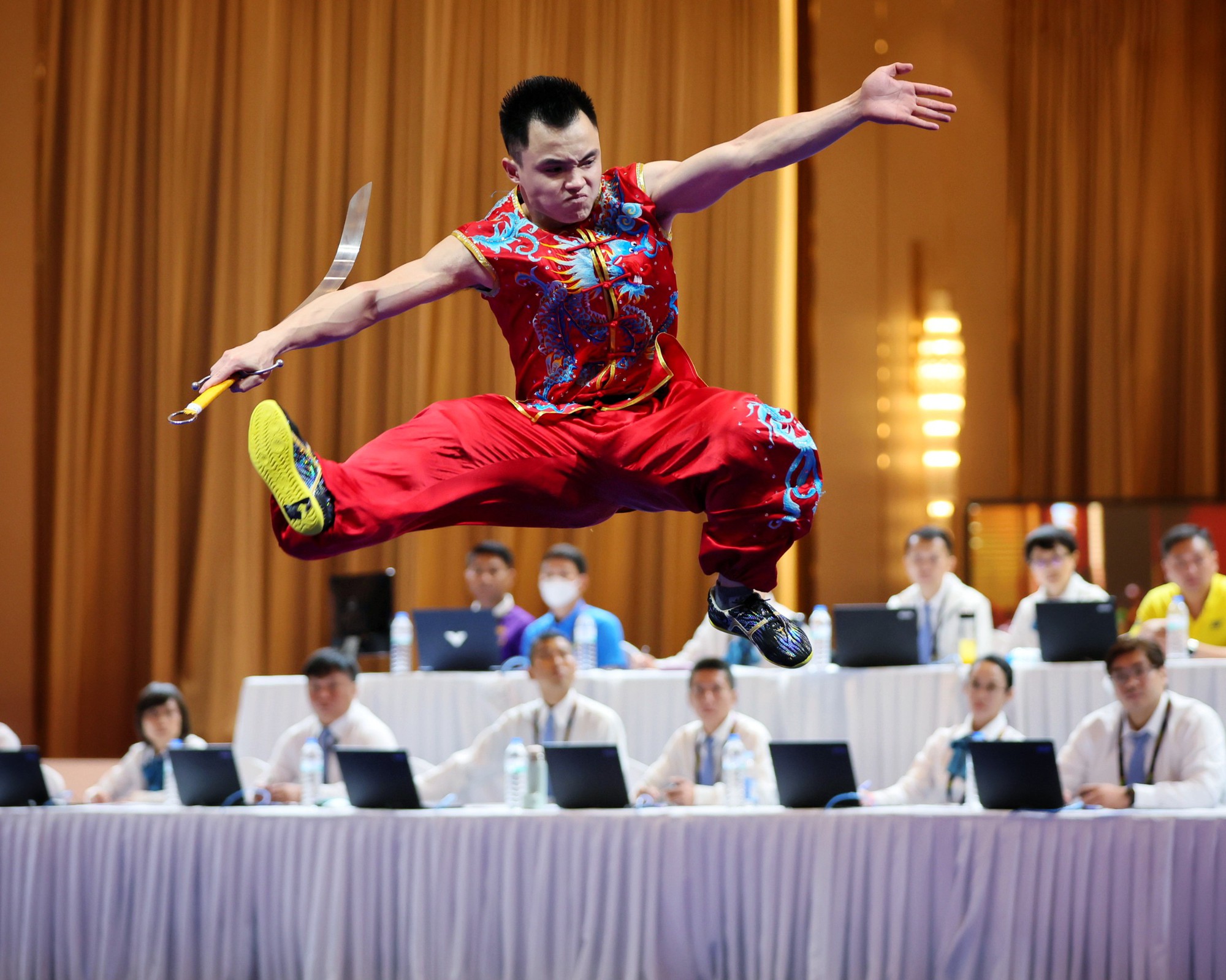 Nối bước thần tượng, chàng trai Tày lần đầu giành HCV SEA Games môn wushu - Ảnh 1.