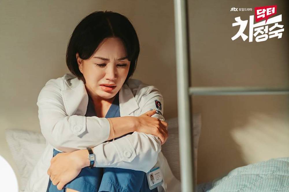 Uhm Jung Hwa và Ra Mi Ran: hai minh tinh bất ngờ gây sốt màn ảnh nhỏ - Ảnh 3.