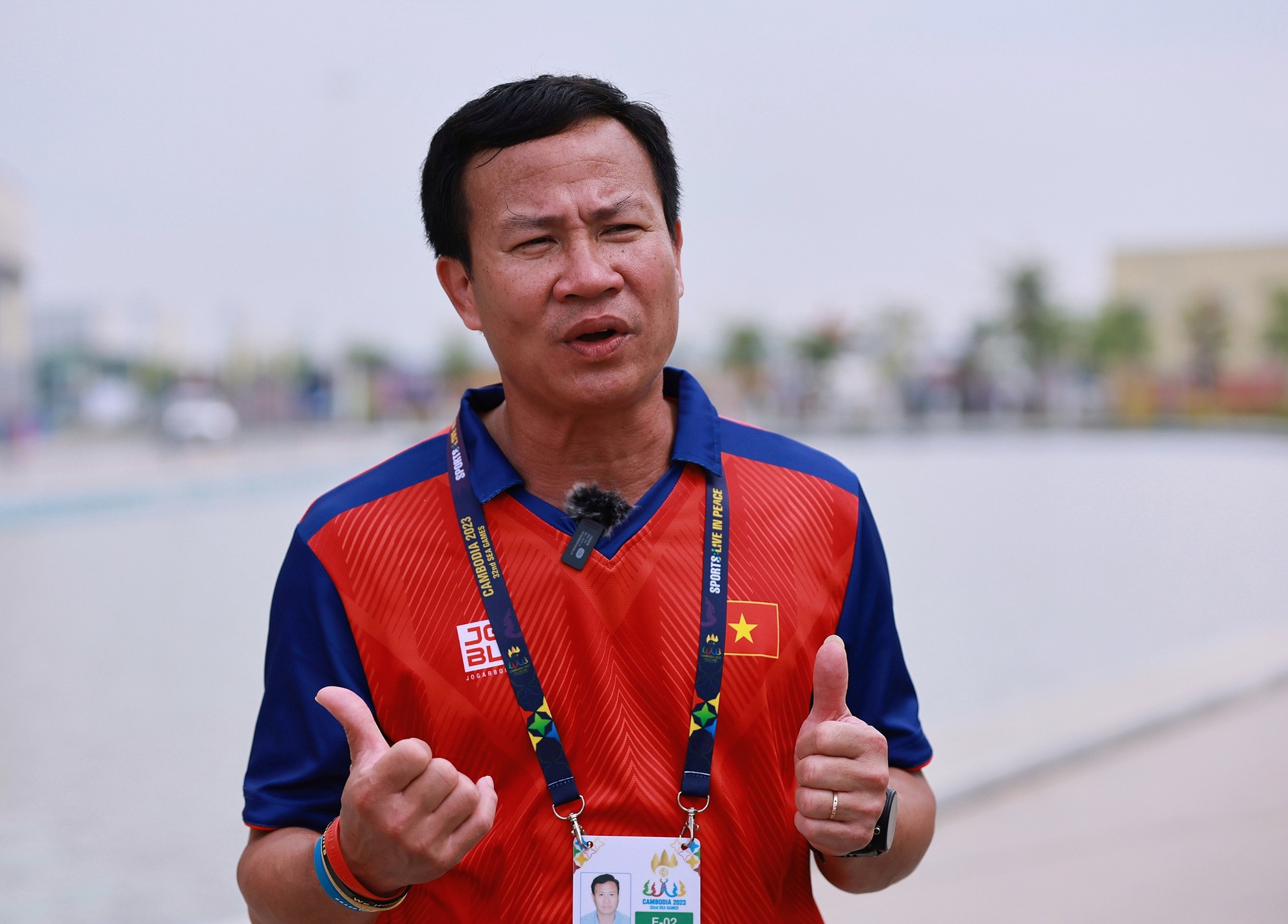 HLV Trần Văn Sỹ lần đầu tiết lộ điều bất ngờ về Nguyễn Thị Oanh - Ảnh 2.