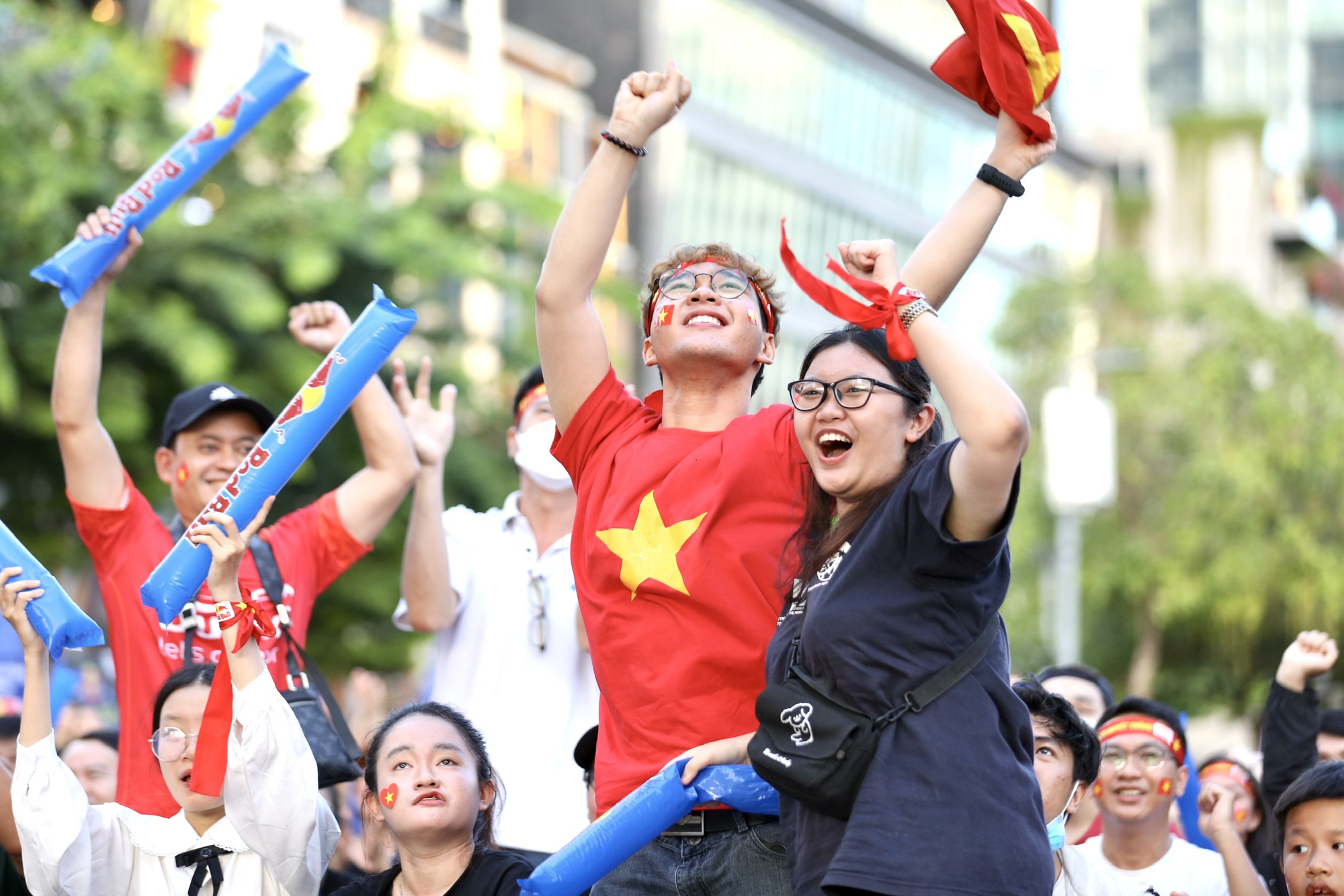 Niềm vui của người hâm mộ khi U.22 Việt Nam ghi bàn