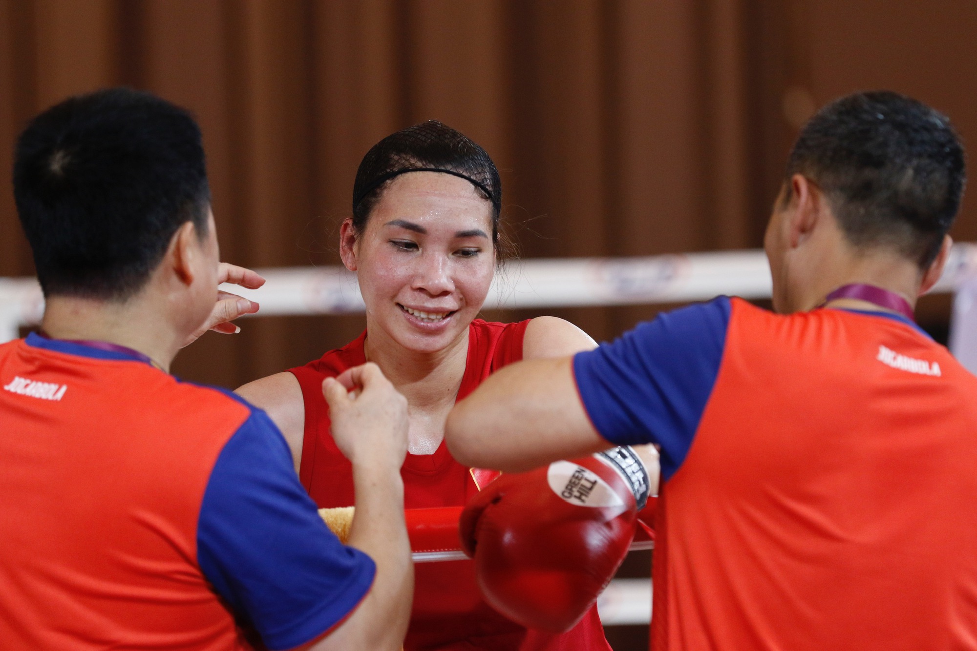 Nhà vô địch boxing Hà Thị Linh: 'Giờ tôi thực sự rất nhớ con' - Ảnh 5.