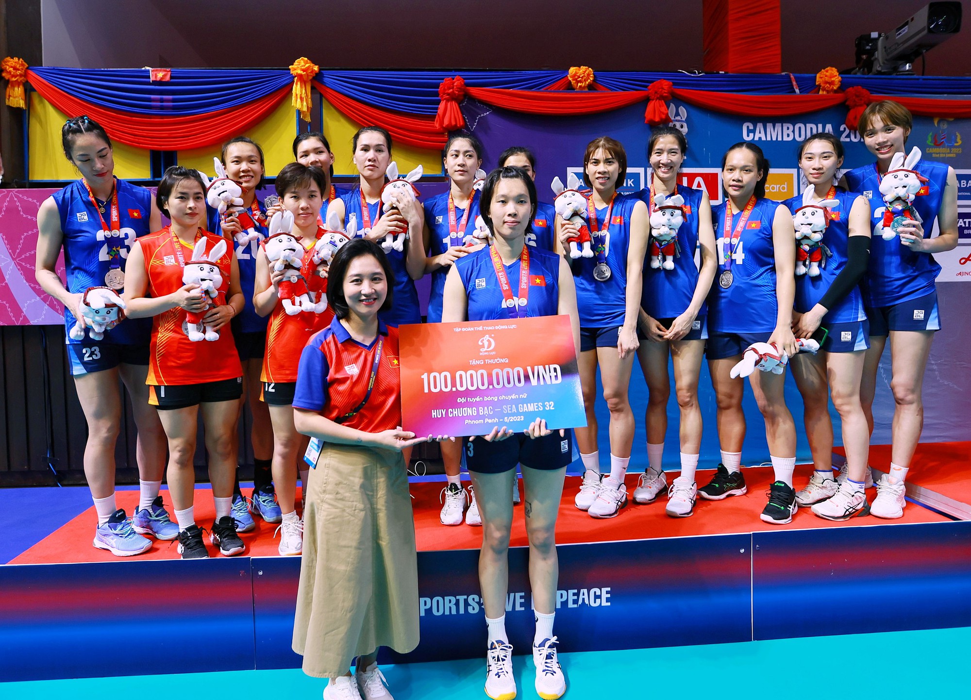 Chơi cực hay nhưng đuối sức, bóng chuyền nữ Việt Nam đoạt HCB khi thua đáng tiếc Thái Lan - Ảnh 10.