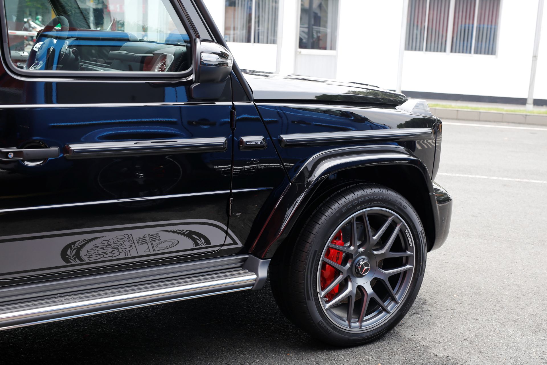 Bản giới hạn Mercedes G63 Edition 55 giá hơn 12,6 tỉ đồng về Việt Nam - Ảnh 3.