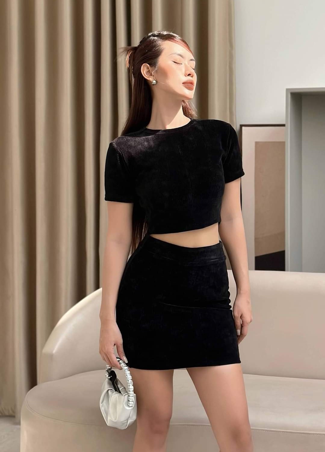 Set áo croptop dài tay kèm chân váy xếp ly dễ thương cho bé gái BGB123– Bé  Xinh Shop