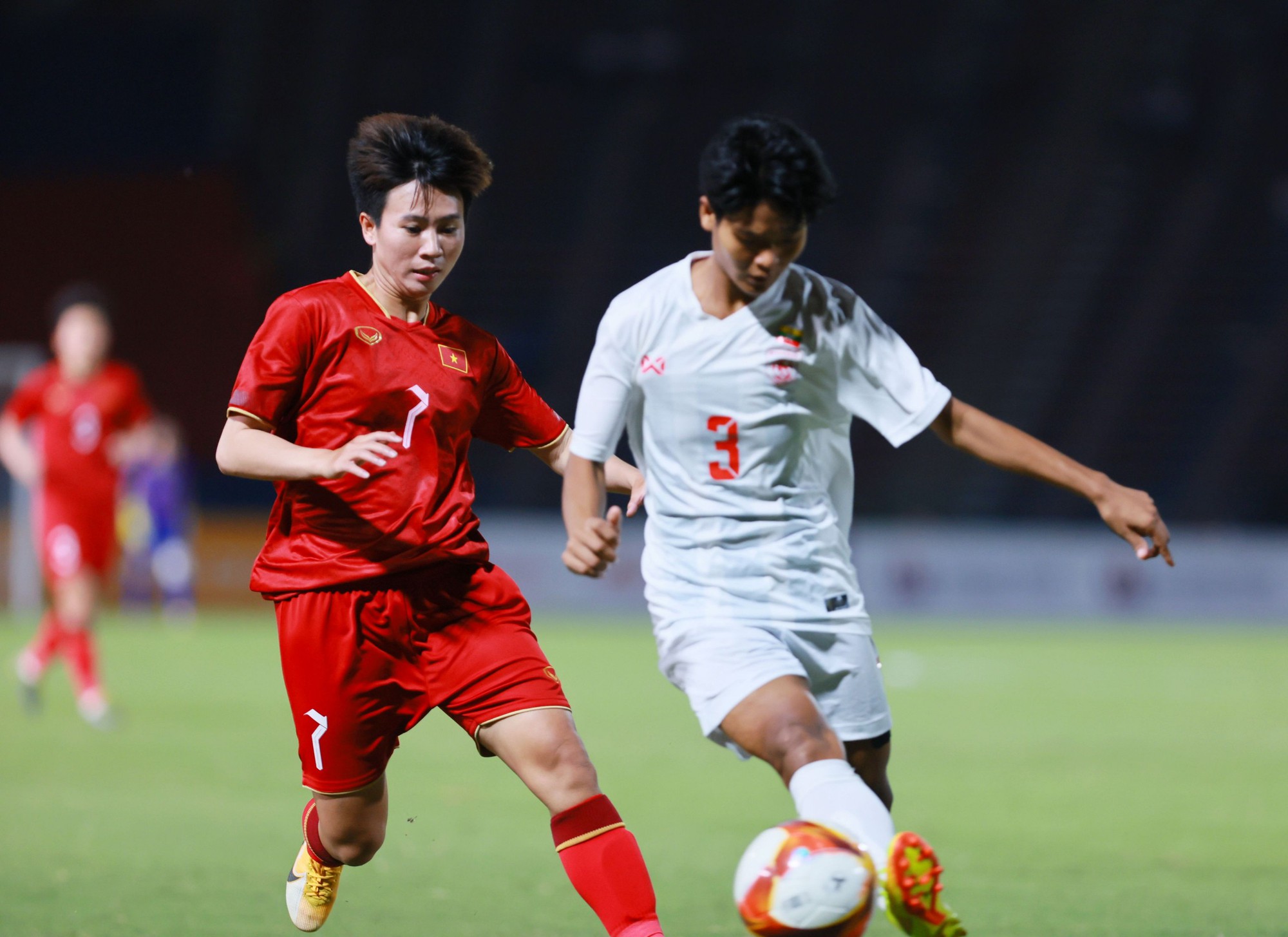 Huỳnh Như và Thanh Nhã ghi bàn, đội tuyển nữ Việt Nam vô địch SEA Games 32 - Ảnh 4.
