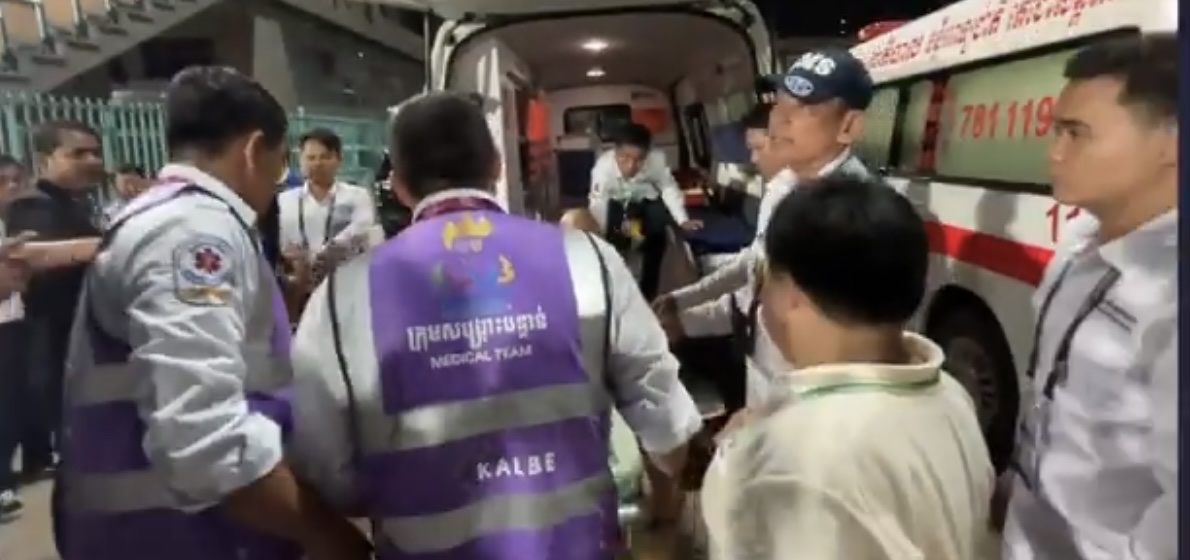 Hậu vệ đội tuyển nữ Việt Nam chấn thương, phải nhập viện khẩn cấp - Ảnh 2.