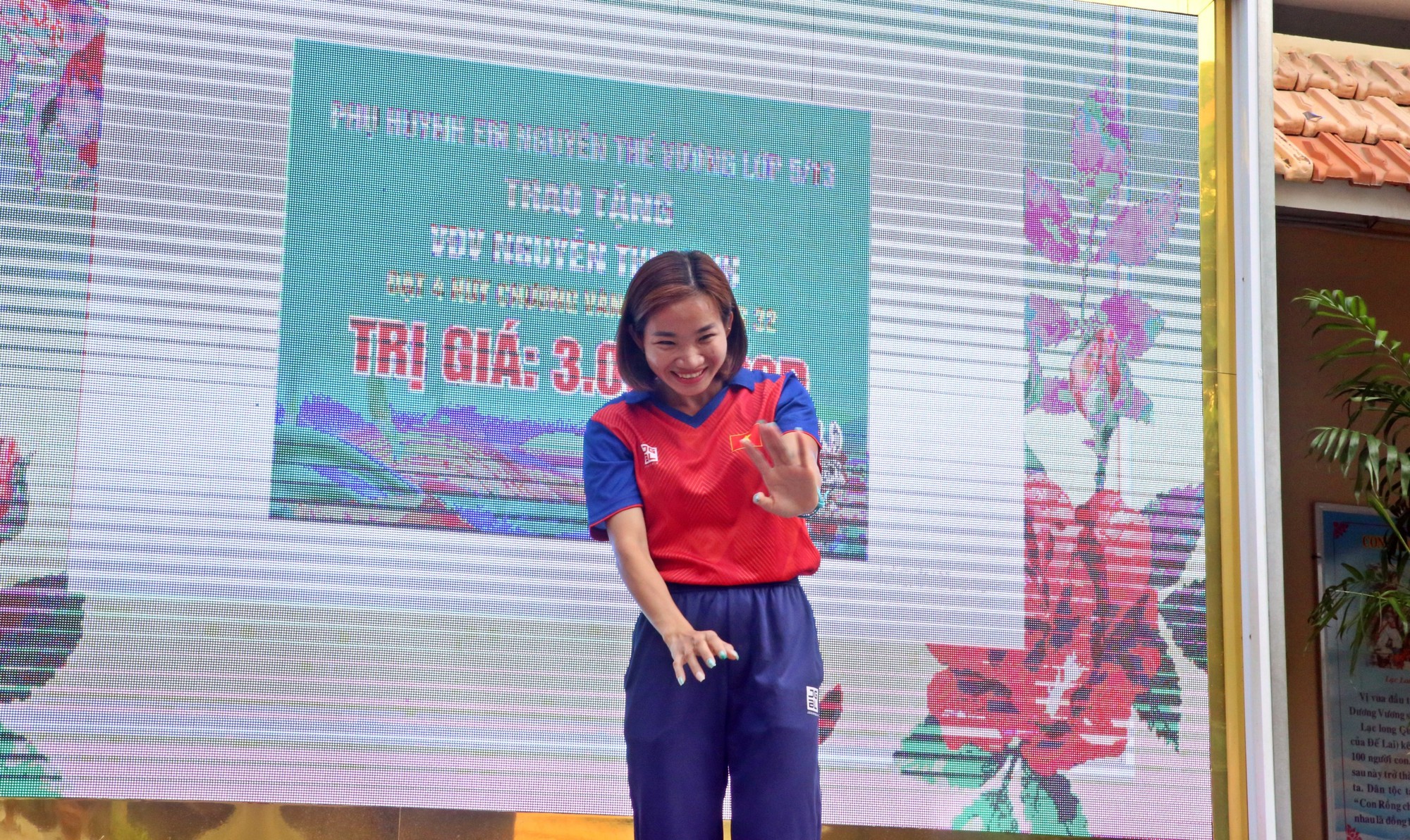 Nguyễn Thị Oanh đến truyền cảm hứng cho các bạn nhỏ trường Nguyễn Thượng Hiền, TP.HCM - Ảnh 6.