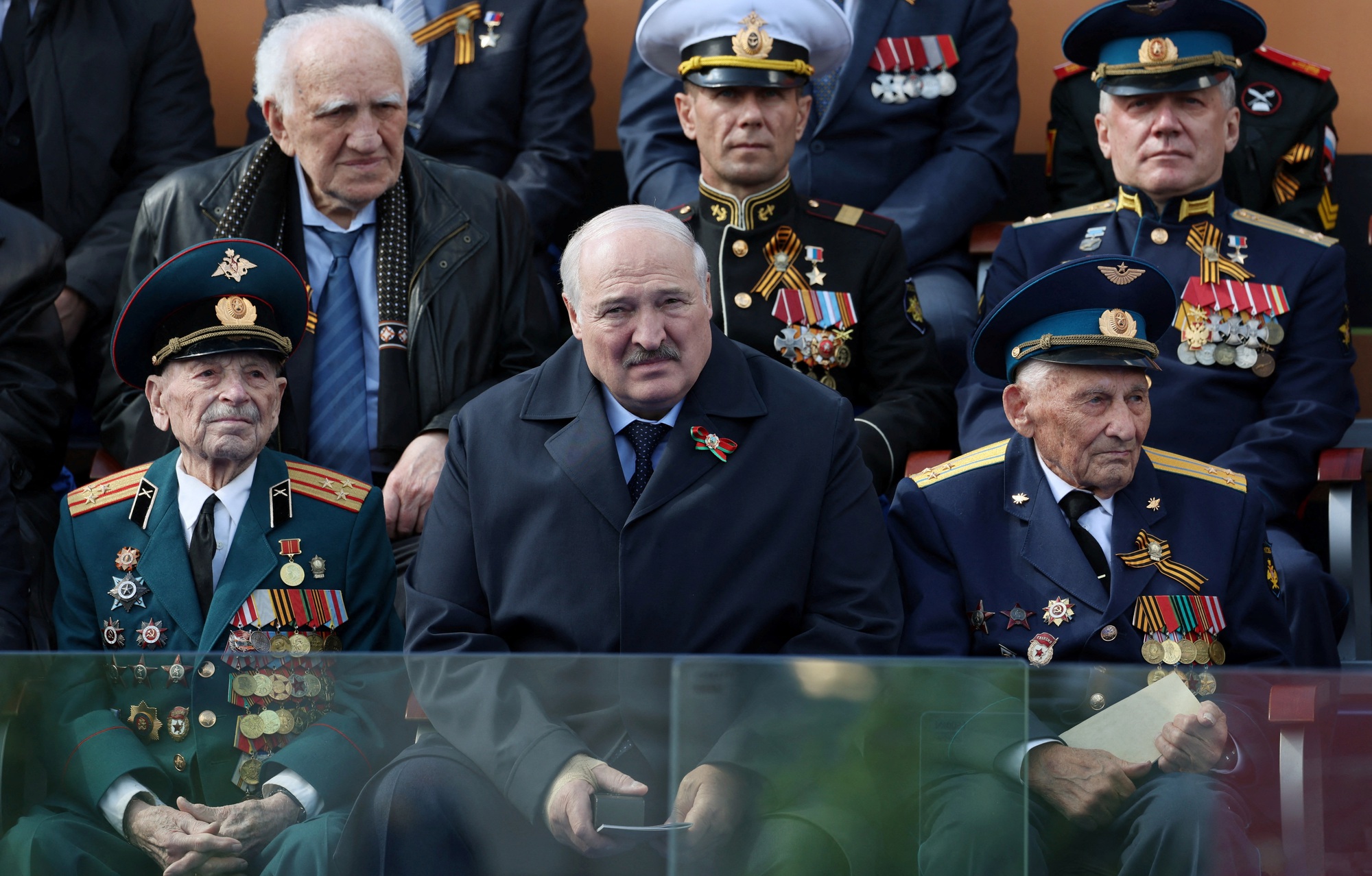 Tổng thống Lukashenko xuất hiện trước những tin đồn về sức khỏe - Ảnh 1.