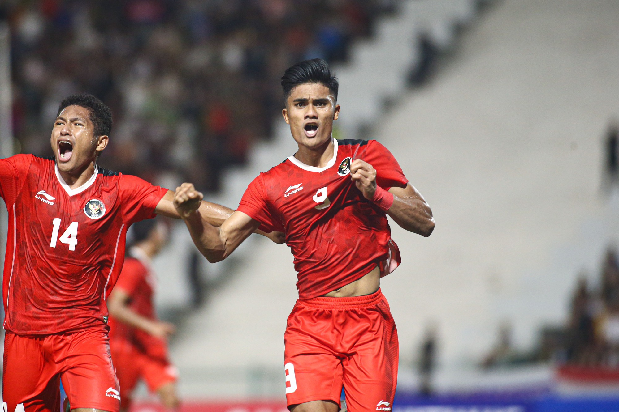 Cầu thủ U.22 Indonesia và U.22 Thái Lan đánh nhau, hỗn chiến nổ ra ở chung kết SEA Games 32 - Ảnh 1.