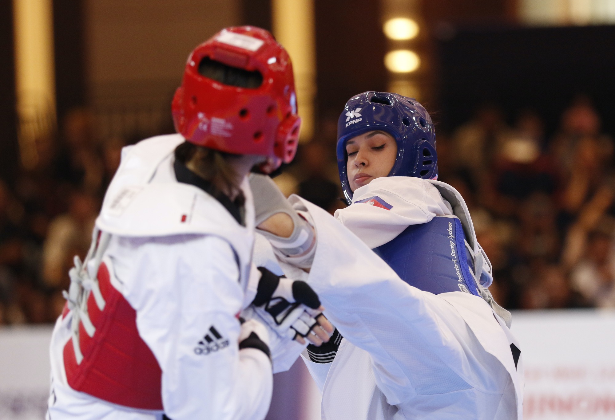 Người Campuchia vỡ òa niềm vui với chiến thắng của nữ võ sĩ taekwondo gốc Mỹ  - Ảnh 6.