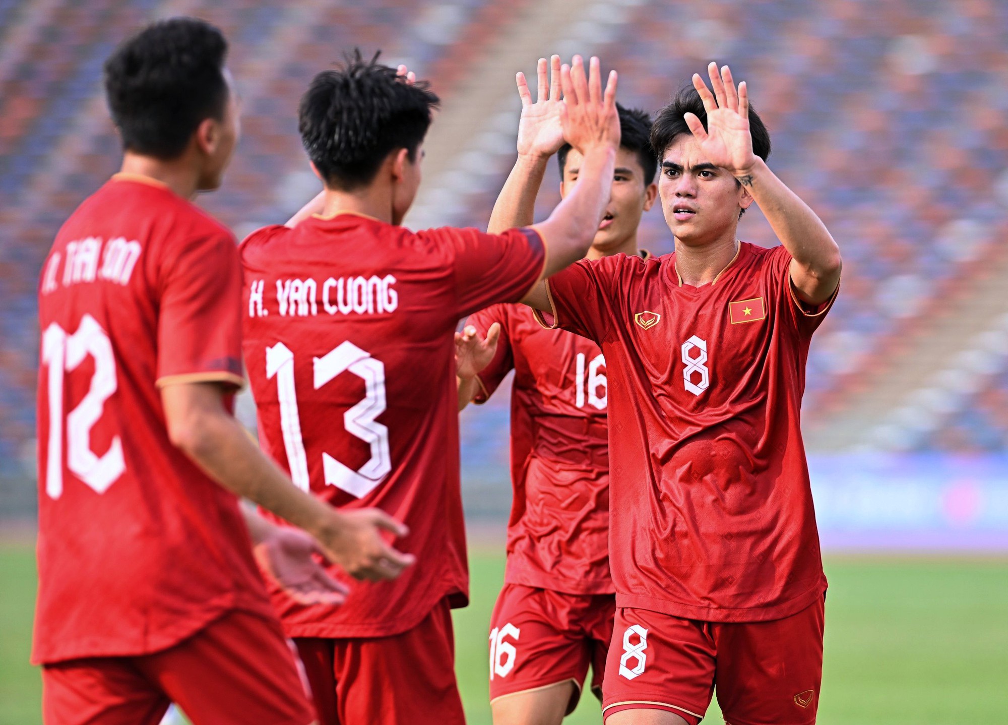 HLV Troussier: 'U.22 Việt Nam chơi hợp lý, bàn thắng không tự nhiên mà tới' - Ảnh 4.