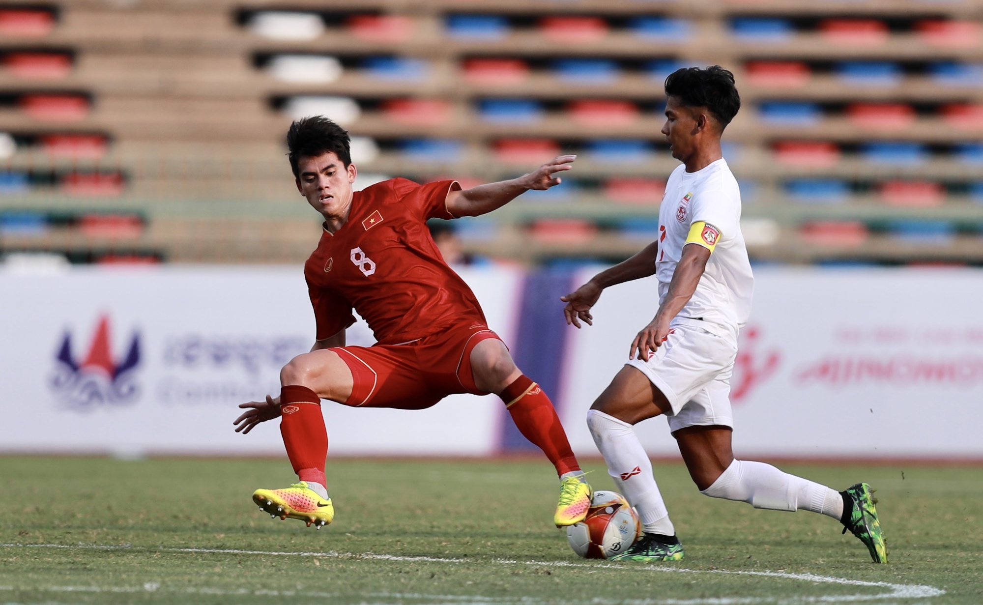 HLV U.22 Myanmar: 'Muốn gây khó dễ cho U.22 Việt Nam nhưng không thể' - Ảnh 1.