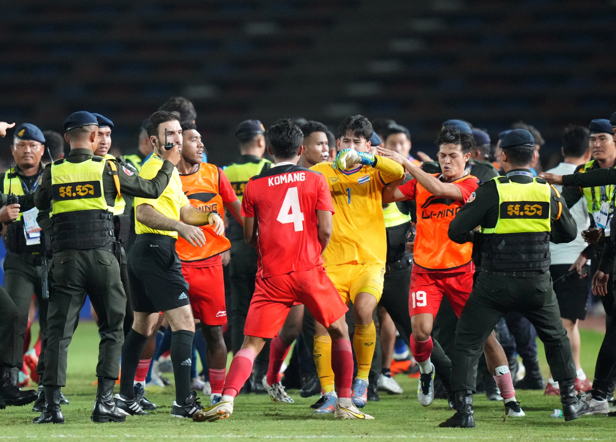 Liên đoàn Bóng đá Campuchia: ‘Chúng tôi đã hết nhiệm vụ, giờ là việc của AFC’ - Ảnh 1.