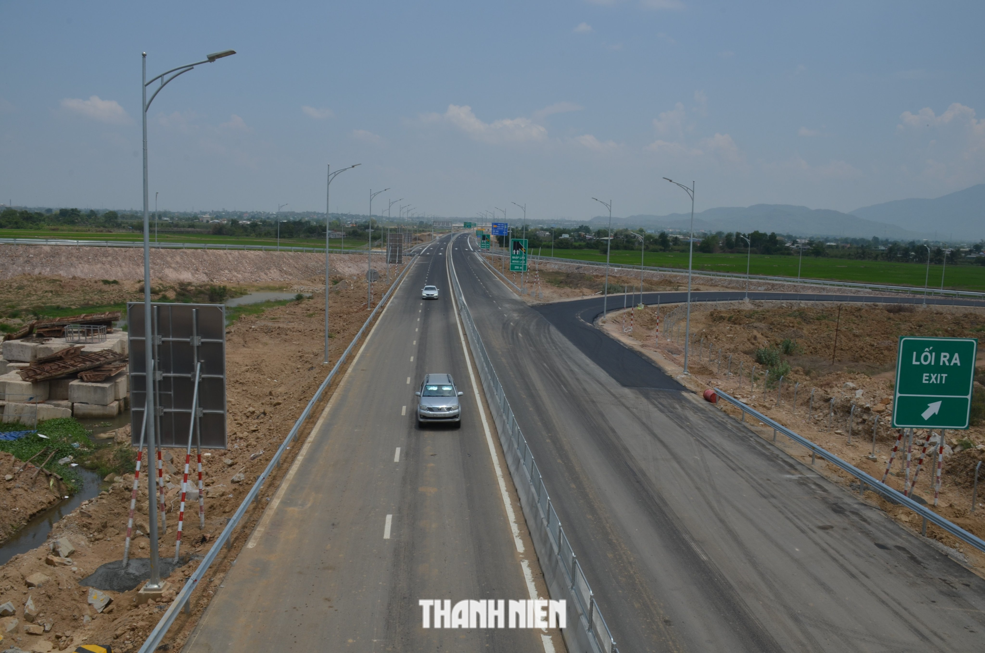 Cận cảnh cao tốc Vĩnh Hảo - Phan Thiết trước giờ đi vào vận hành - Ảnh 9.
