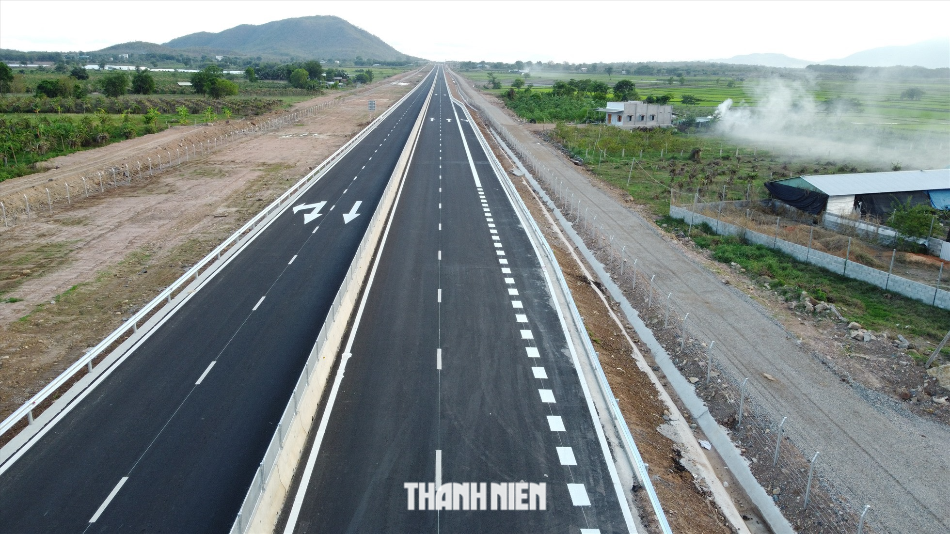 Cận cảnh cao tốc Vĩnh Hảo - Phan Thiết trước giờ đi vào vận hành - Ảnh 10.