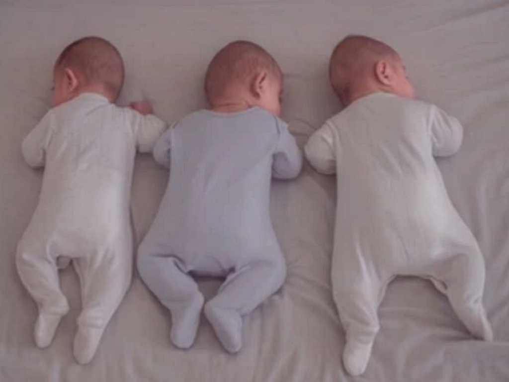 Ca sinh 3 giống hệt nhau cực hiếm