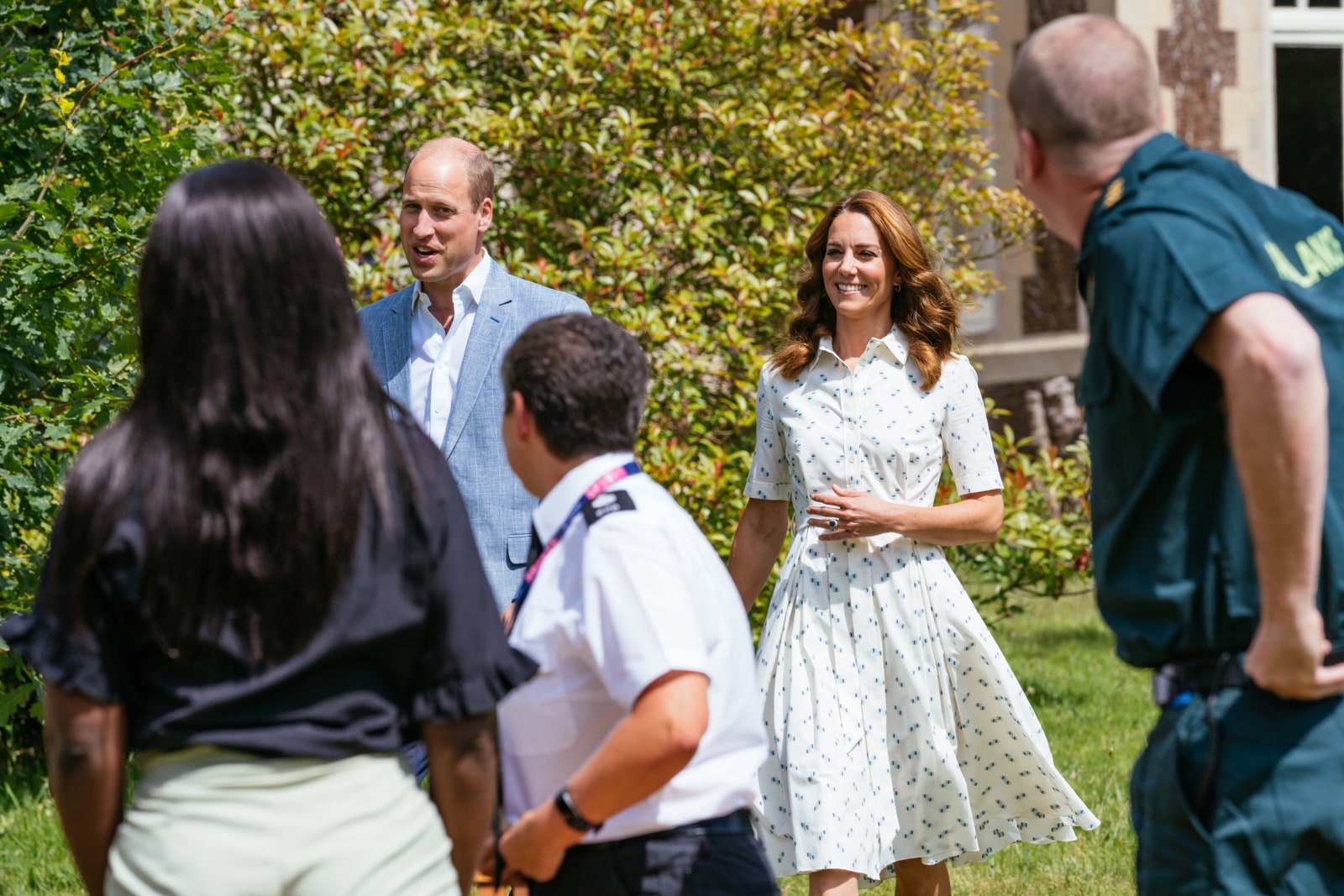 Wearing a shirt dress - one step to elegance like a royal princess