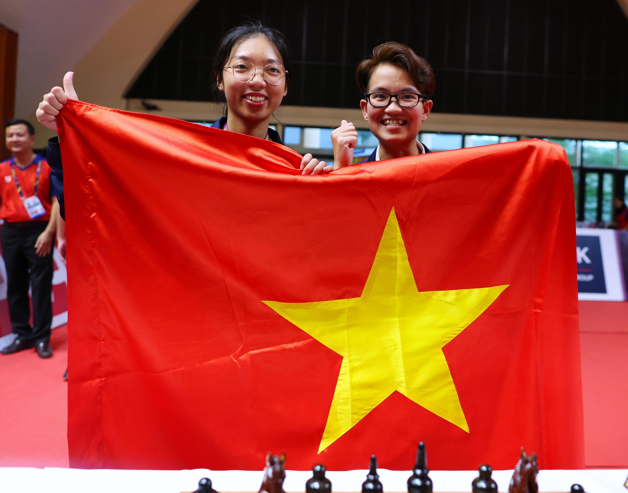 Nóng: Việt Nam có huy chương vàng đầu tiên tại SEA Games 32 - Ảnh 2.