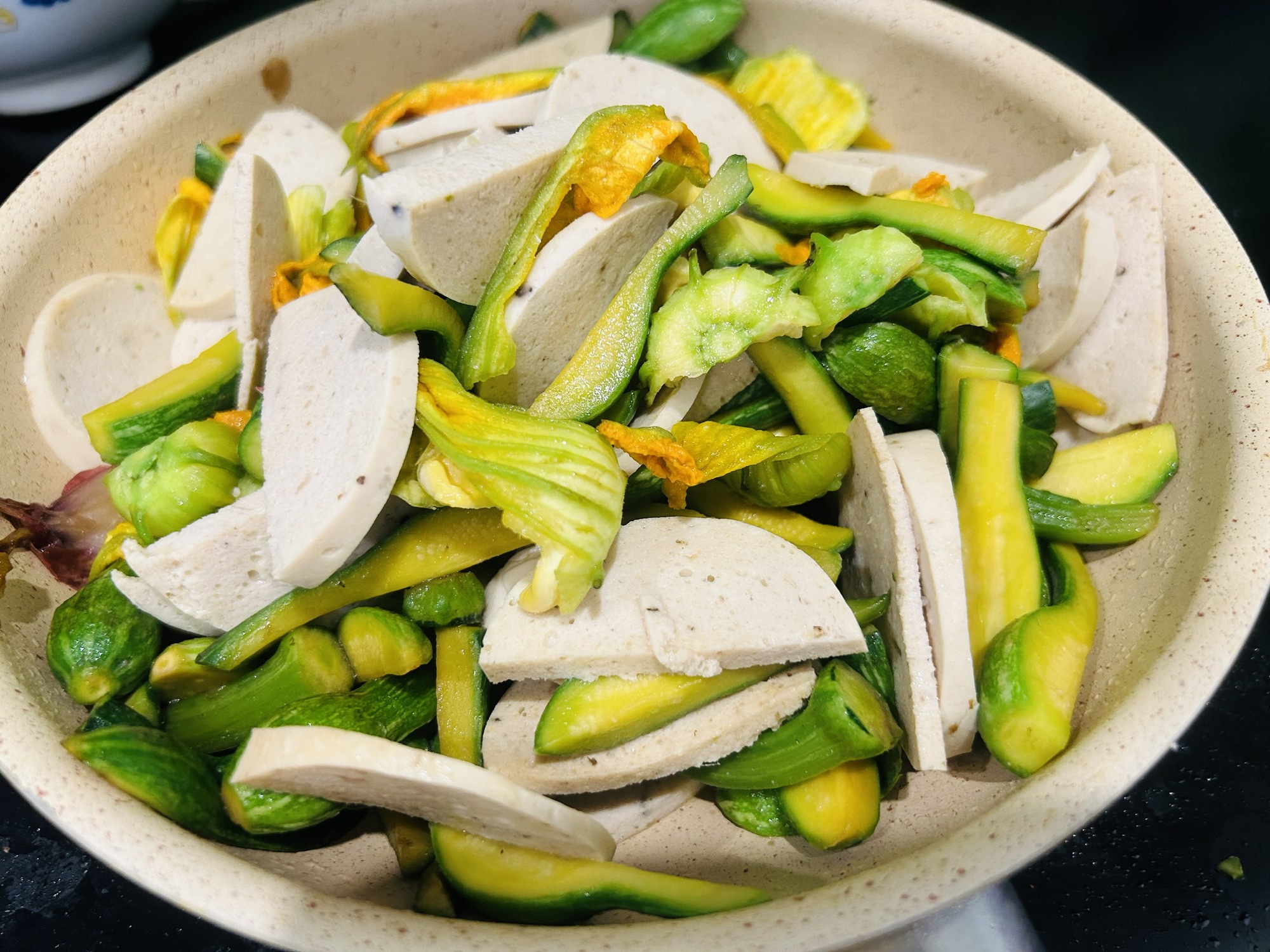 Doctor 24/7: Causes of botulinum poisoning from food and how to prevent it - Photo 1. Bác sĩ 24/7: Nguyên nhân gây ngộ độc botulinum từ thức ăn và cách phòng tránh - Ảnh 1.