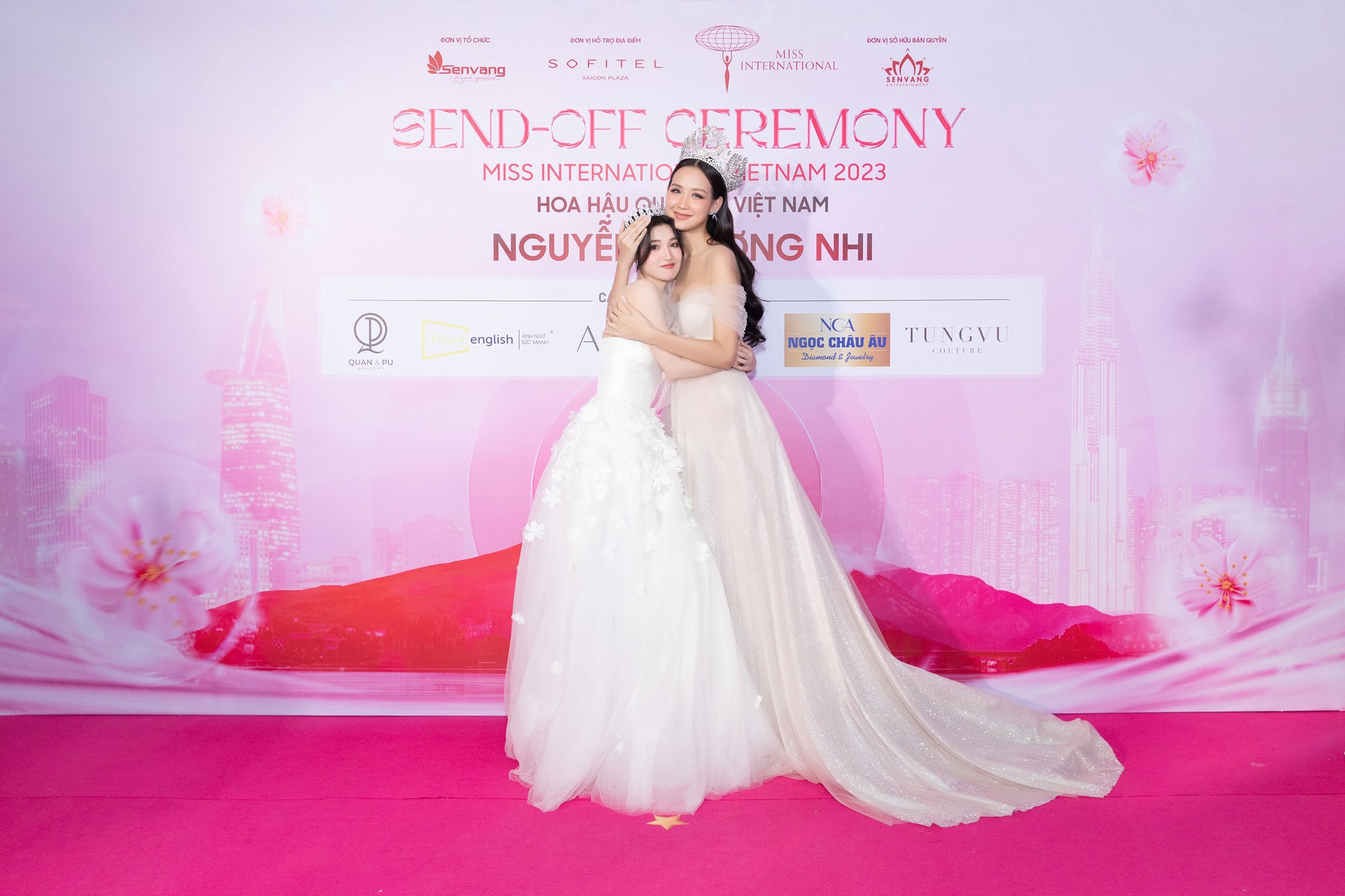 Á hậu Thảo Nhi Lê đọ sắc với Hoa hậu Quốc tế 2022 - Ảnh 3.