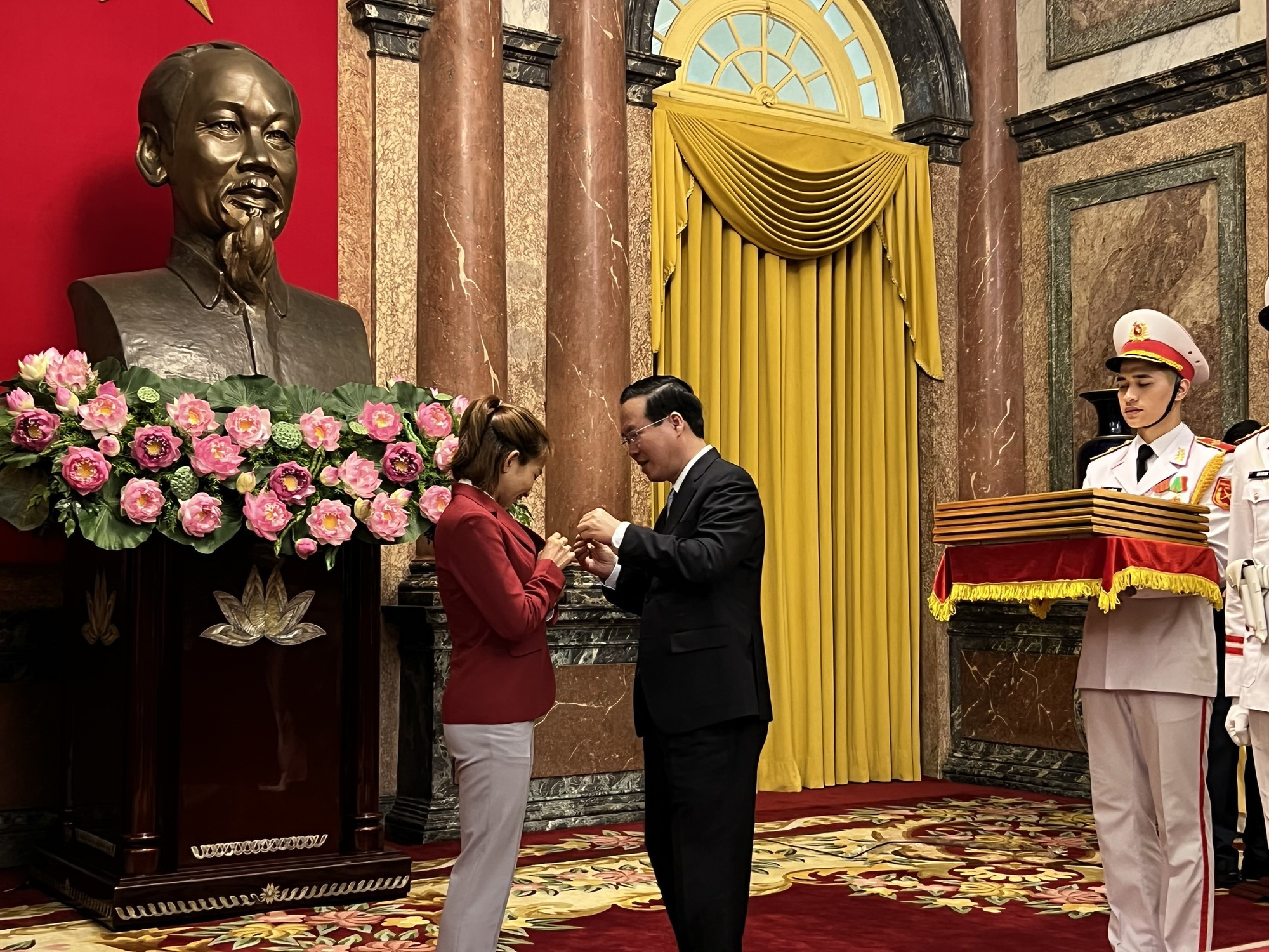 Chủ tịch nước Võ Văn Thưởng: 'Câu chuyện về Nguyễn Thị Oanh khiến tôi xúc động, tự hào' - Ảnh 3.
