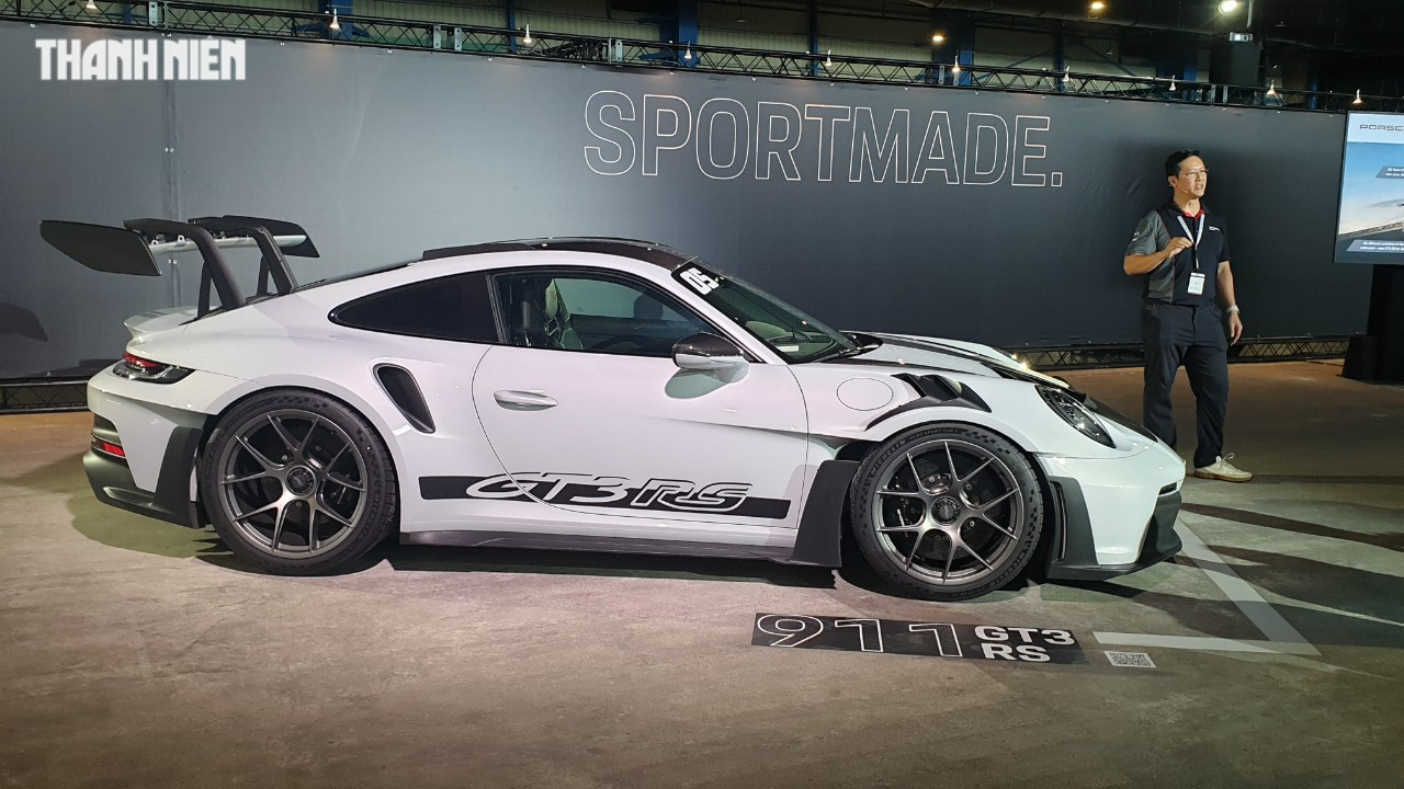 'Ngắm tận mắt, sờ tận tay' xe sang thể thao Porsche 911 GT3 RS 2023 - Ảnh 2.