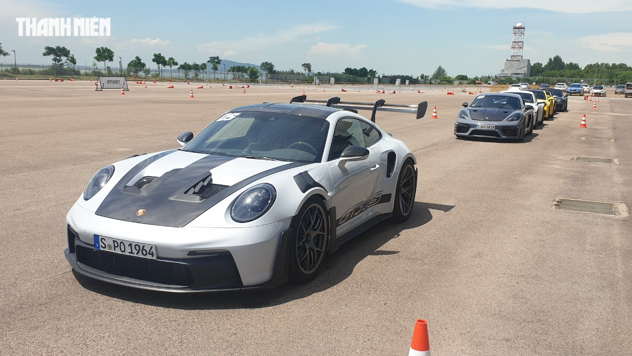 'Ngắm tận mắt, sờ tận tay' xe sang thể thao Porsche 911 GT3 RS 2023 - Ảnh 3.