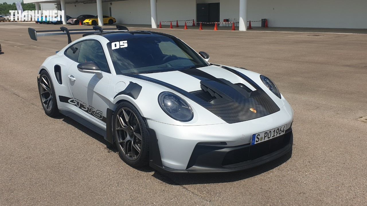 'Ngắm tận mắt, sờ tận tay' xe sang thể thao Porsche 911 GT3 RS 2023 - Ảnh 4.