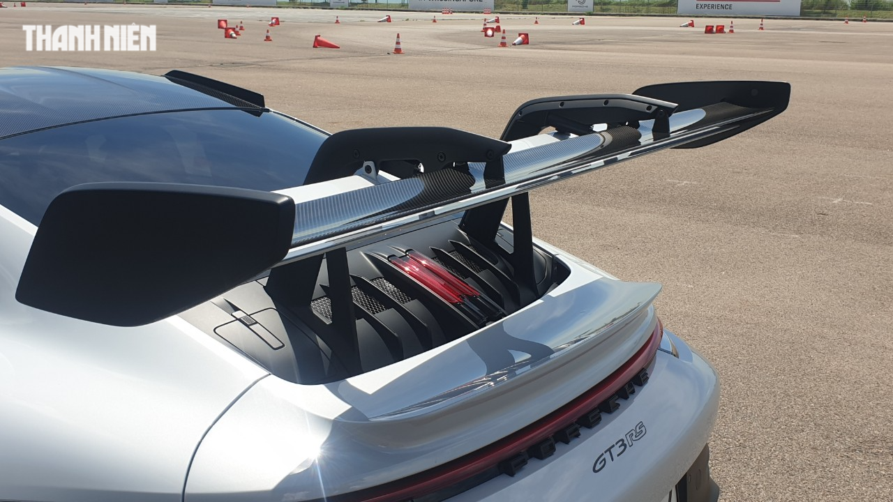 'Ngắm tận mắt, sờ tận tay' xe sang thể thao Porsche 911 GT3 RS 2023 - Ảnh 6.