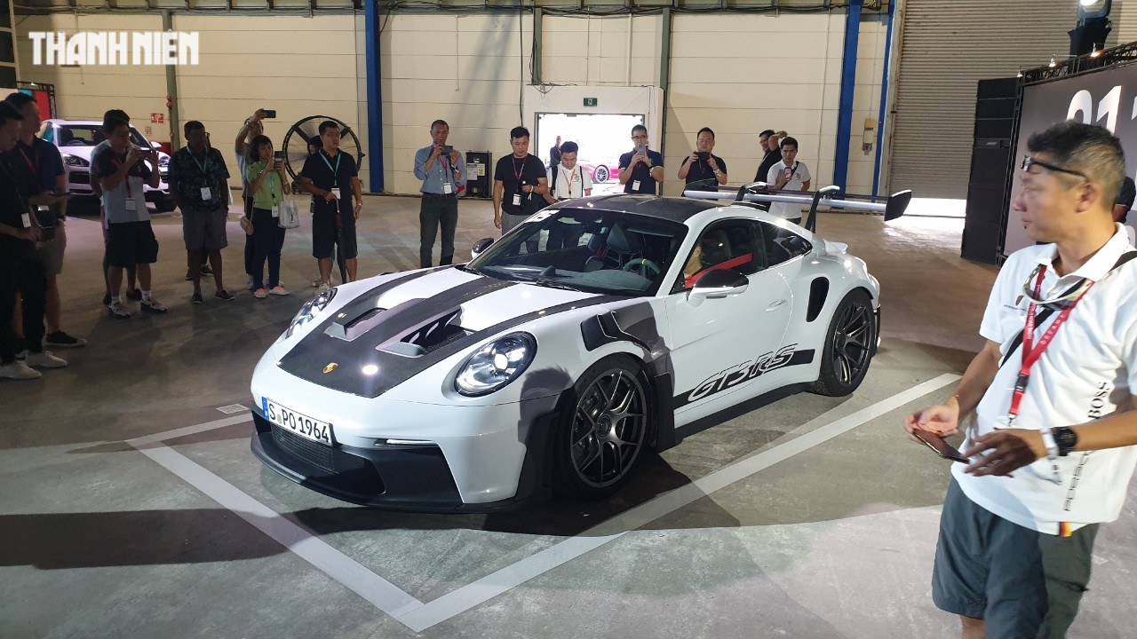 'Ngắm tận mắt, sờ tận tay' xe sang thể thao Porsche 911 GT3 RS 2023 - Ảnh 16.