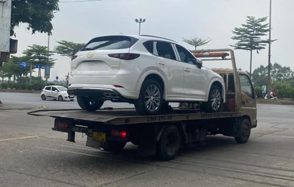 Mazda CX-5 2023 xuất hiện ở Việt Nam với ngoại hình nâng cấp   - Ảnh 1.