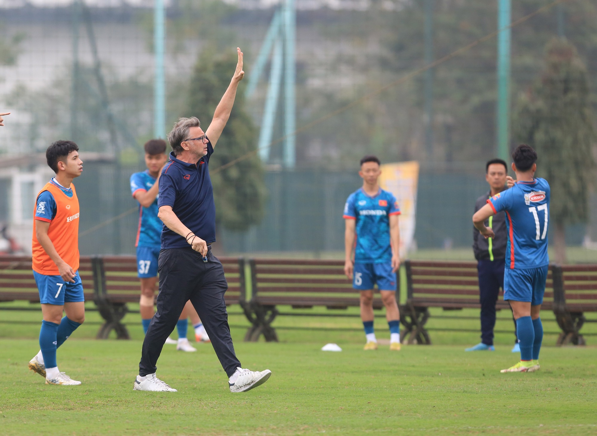 Chờ màn ra mắt của HLV Troussier với đội tuyển Việt Nam - Ảnh 6.