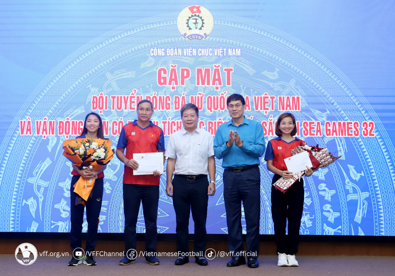 Track and field athlete Nguyen Thi Oanh reunites with the Vietnamese ...