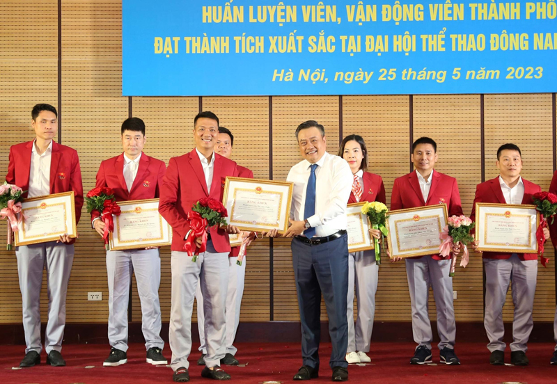 Các VĐV, HLV Hà Nội nhận thưởng lớn sau SEA Games 32 - Ảnh 6.