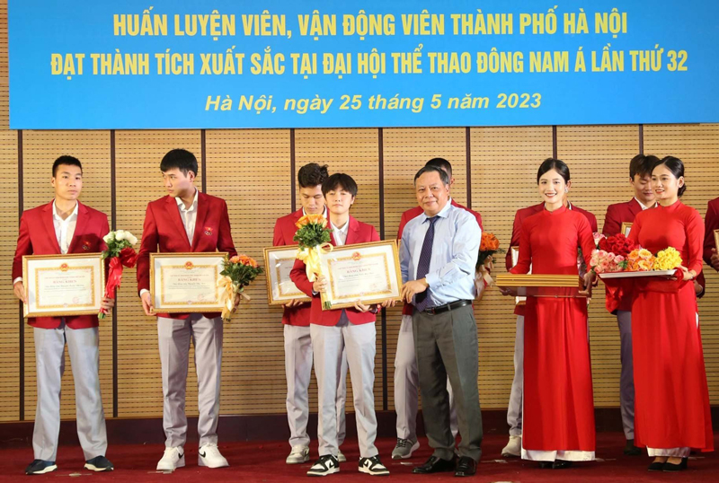 Các VĐV, HLV Hà Nội nhận thưởng lớn sau SEA Games 32 - Ảnh 7.