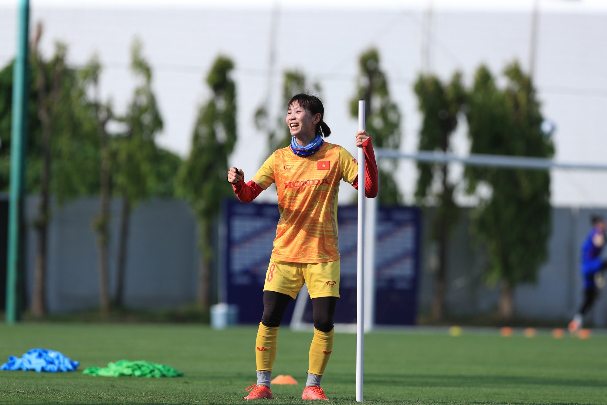 Đội tuyển nữ Việt Nam hào hứng tập luyện với trái bóng World Cup 2023 - Ảnh 11.