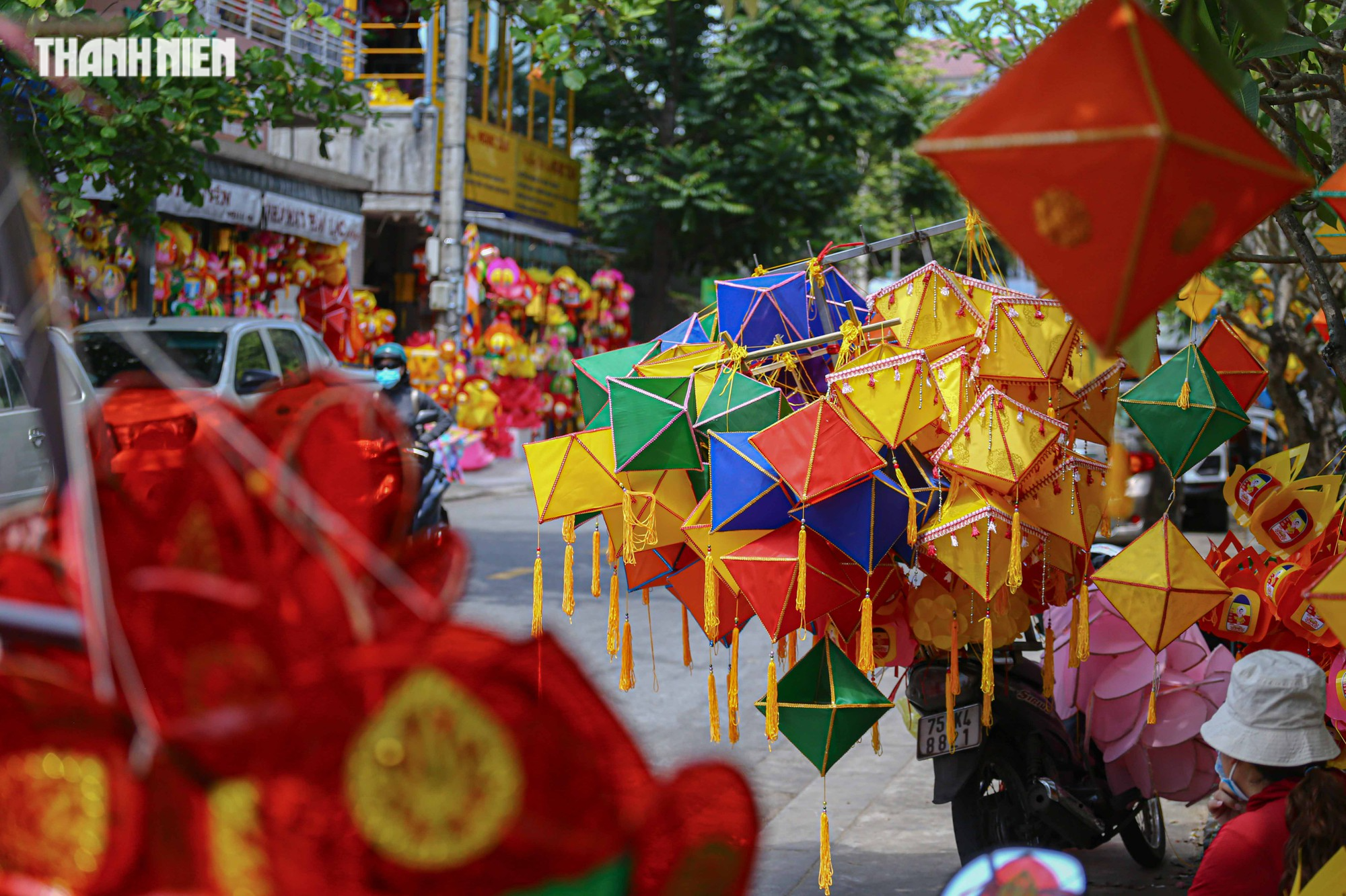 Du lịch Huế mùa Phật đản, trang nghiêm và khác lạ - Ảnh 5.