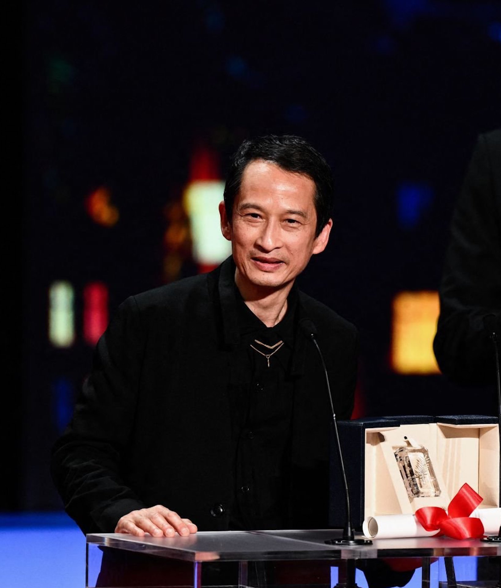 Chặng đường làm phim bền bỉ của Trần Anh Hùng trước khi được Cannes