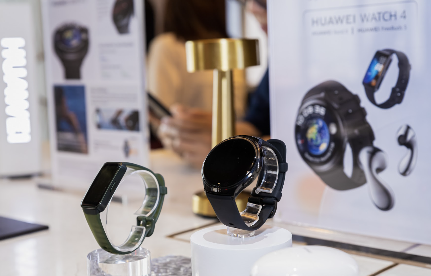 Huawei giới thiệu loạt thiết bị đeo Watch 4, Freebuds 5 và Band 8 mới  - Ảnh 1.