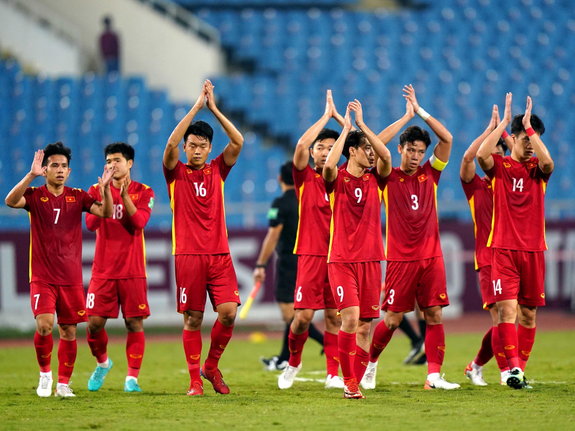 Đội tuyển Việt Nam đá giao hữu với Syria ở sân Thiên Trường - Ảnh 1.